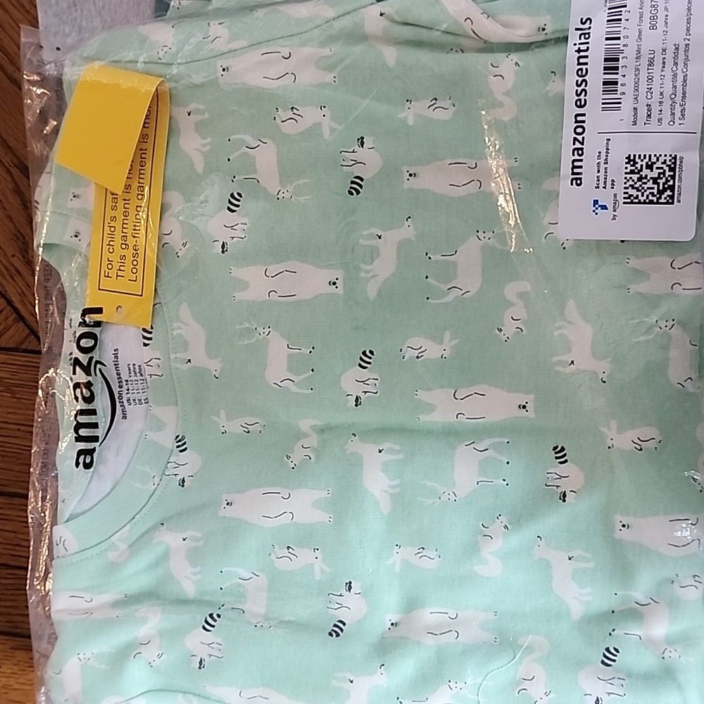 Amazon essentials children's pajama set. - Picture 2 of 2